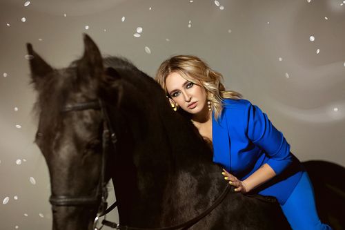 Портрет с любимой лошадью