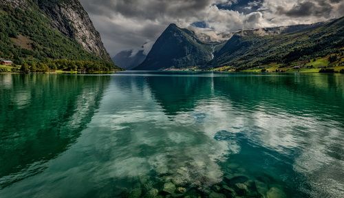 зеленые воды