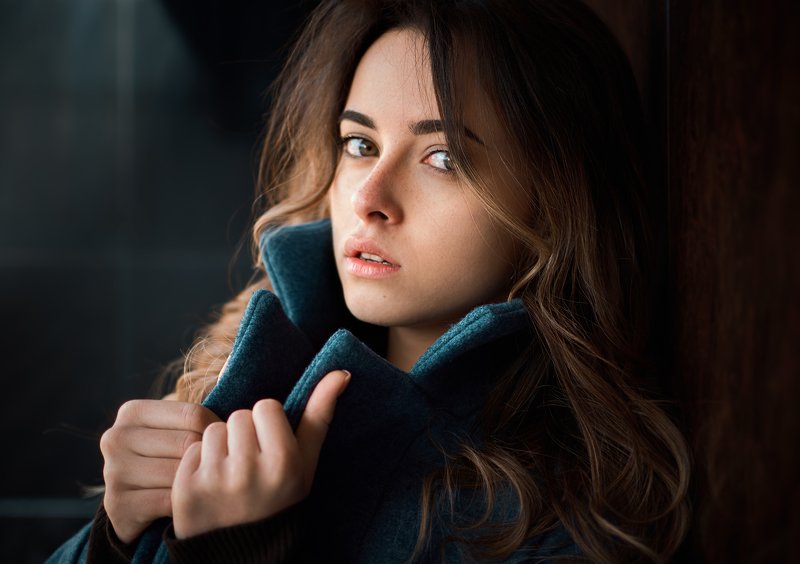 девушка, руки, взгляд, глаза, цвет, портрет Кристина фото превью