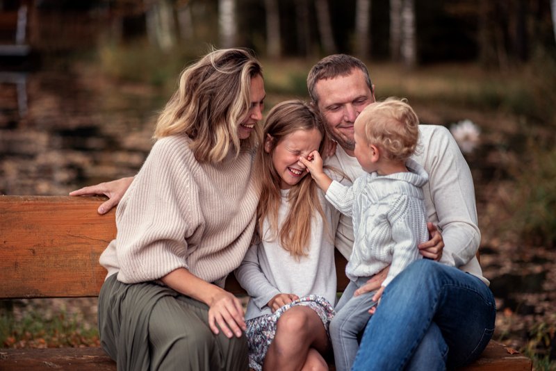 Дом семья дети любовь счастье Вместе веселее фото превью