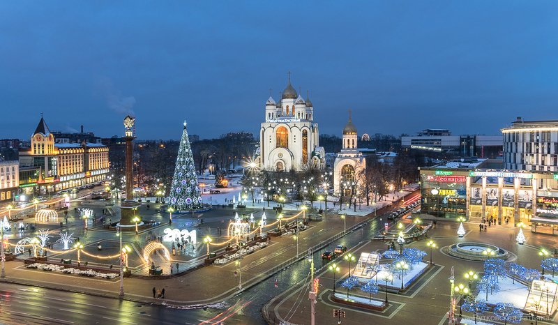 Кафедральный собор Христа Спасителя г.Калининград и вид на городскую площадь. фото превью