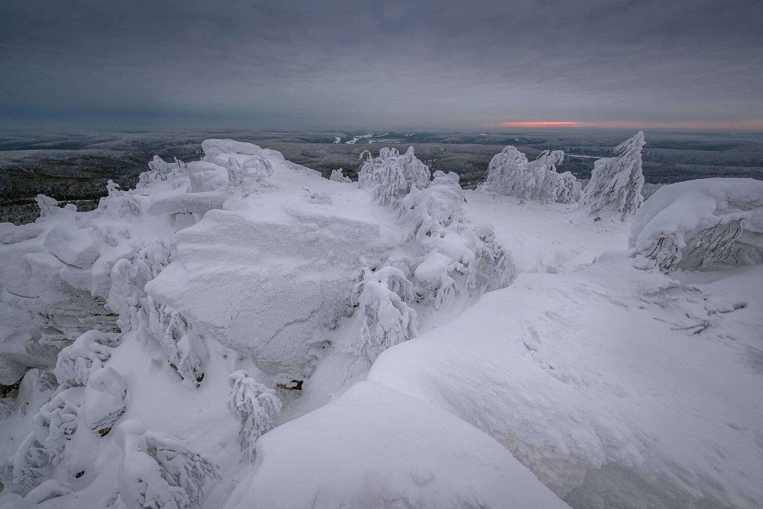 полюд, гора, скалы, рассвет, утро, тайга, зима, холод, мороз, Андрей Чиж