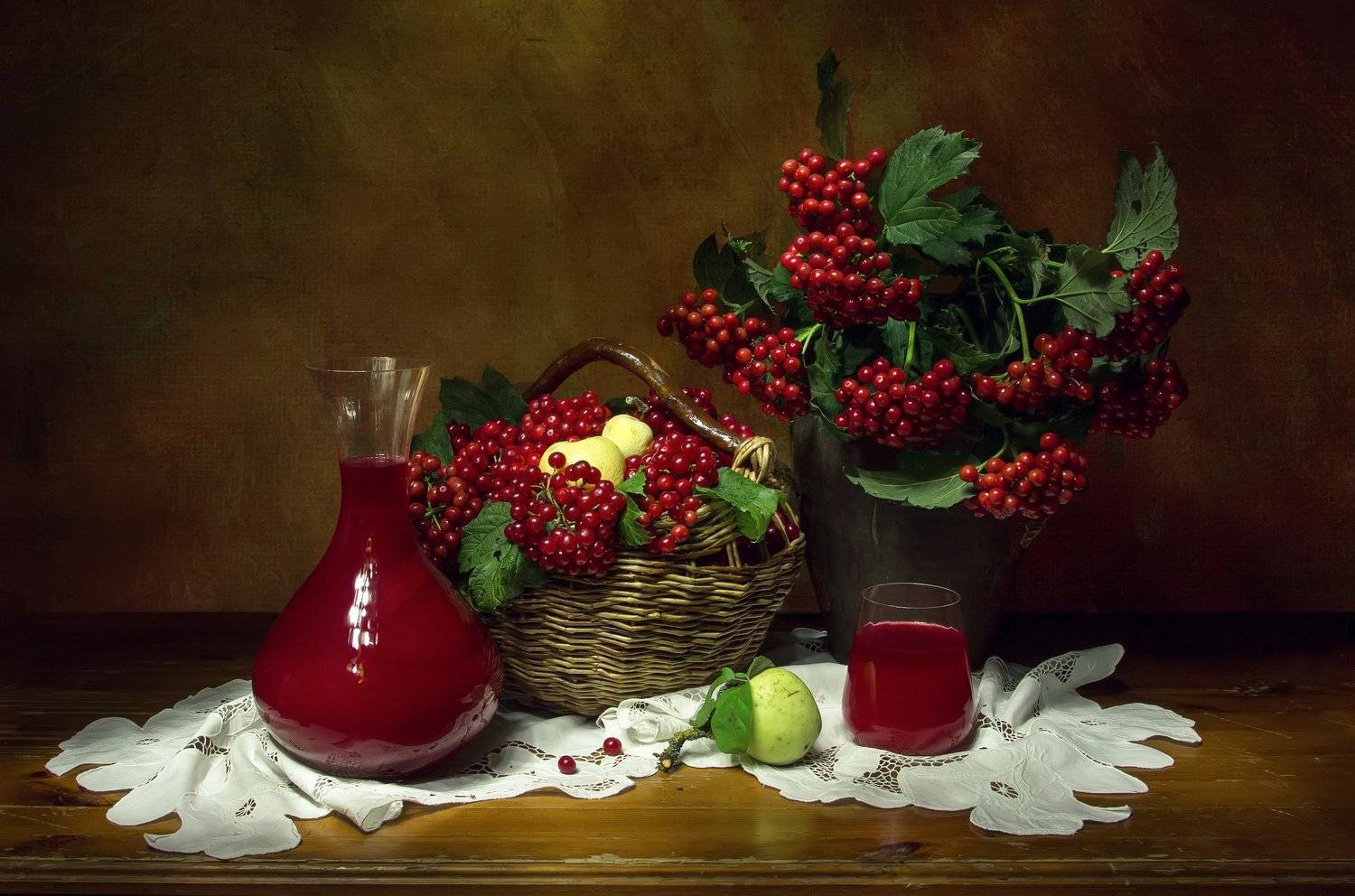 натюрморт, калина, калиновый сок, яблоки, Татьяна Феденкова