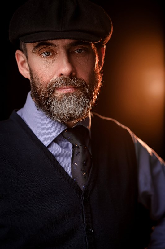 Портрет мужчины фото превью