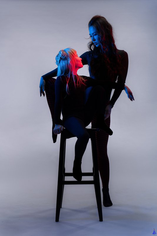 50mm, adorable, art, blue, canon, creatively, eos, family, geometry, girls, gradient, great, ivansamodurov, love, mom and daughter, on the background, photo, red, stars, studio, Иван Самодуров, студия, мама и дочка, красный, синий, девочки Мама и дочка фото превью