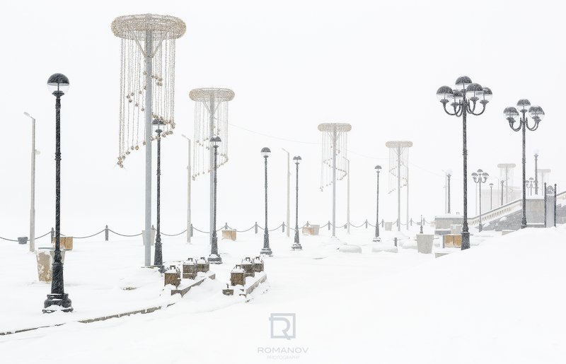 москва речной вокзал снегопад тушино минимализм фонари снег зима столица  Речной вокзал. Вид на Тушино, Москва. Январь 2021 - River terminal. A view at Tushino district, Moscow. January 2021 фото превью