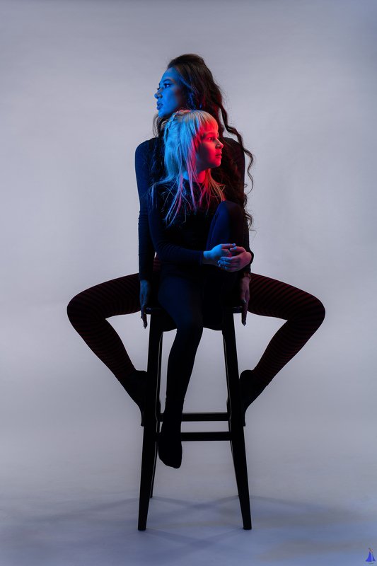 50mm, adorable, art, blue, canon, creatively, eos, family, geometry, girls, gradient, great, ivansamodurov, love, mom and daughter, on the background, photo, red, stars, studio, Иван Самодуров, студия, мама и дочка, красный, синий, девочки Мама и дочка фото превью