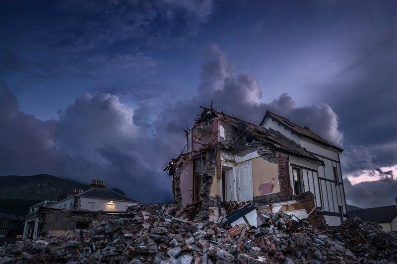 Our House in the Middle of the Street фото превью