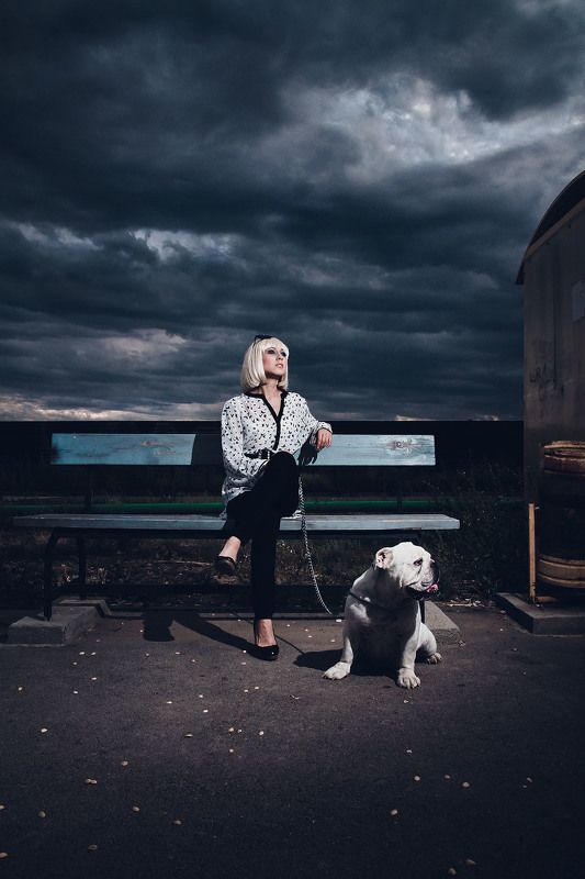 город, девушка, собака Мая фото превью