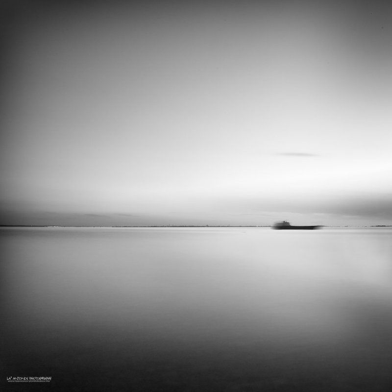 Awaiting фото превью