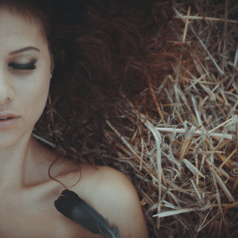 Кудри, Перо, Портрет девушки Стела фото превью