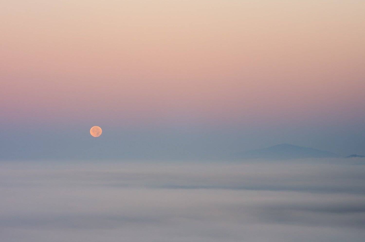 moon, foggy, morning, autumn, mountains, babia g&oacute;ra,,  Mirek Pruchnicki