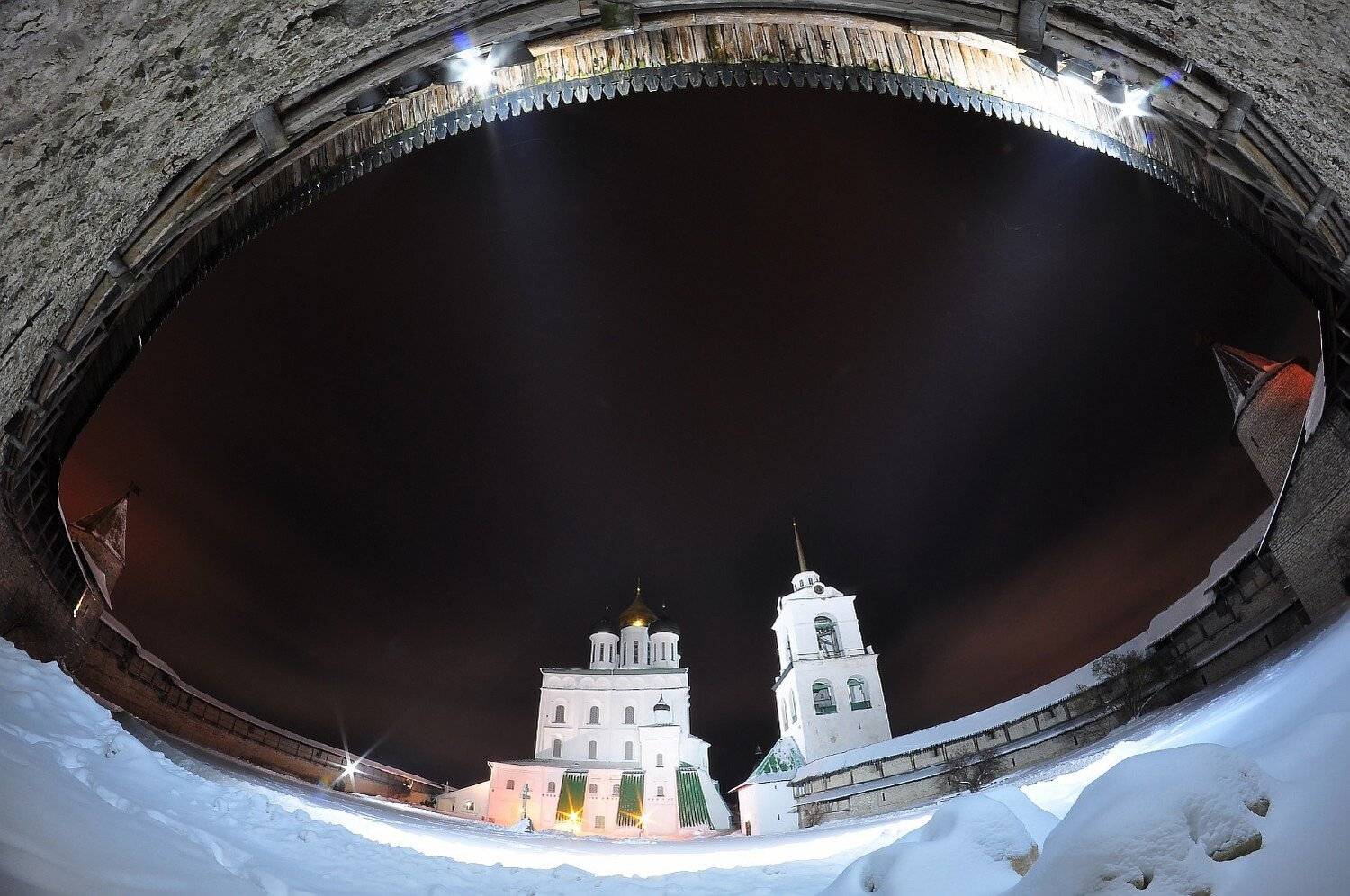 пейзаж, город, россия, псков, вечер,  архитектура,собор, вечевая площадь, троицкий собор, Юрий Яковлев