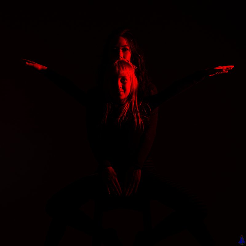 50mm, adorable, art, blue, canon, creatively, eos, family, geometry, girls, gradient, great, ivansamodurov, love, mom and daughter, on the background, photo, red, stars, studio, Иван Самодуров, студия, мама и дочка, красный, синий, девочки Полет феникса фото превью