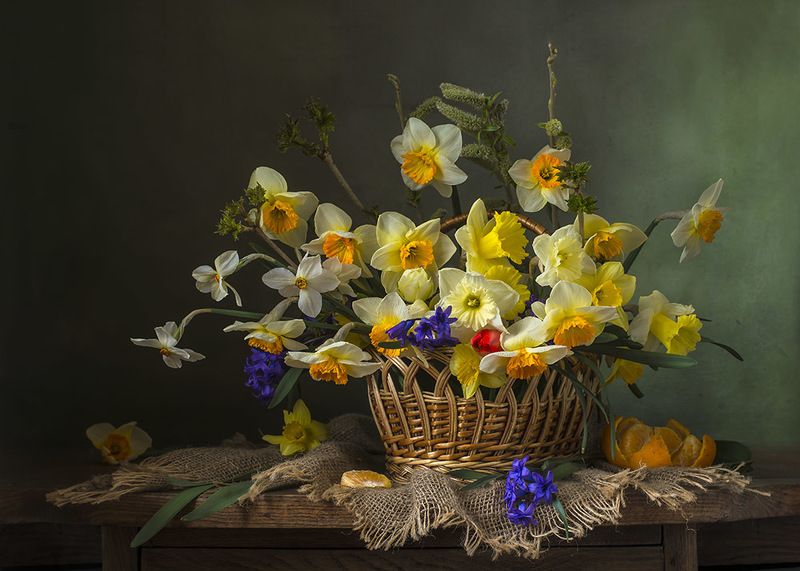 художественное фото,натюрморт,букет с цветами,нарциссы..  фото превью