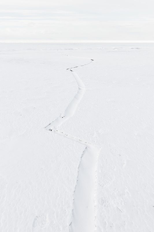 Байкал, трещина, зима, лёд, Россия Скрытая угроза фото превью