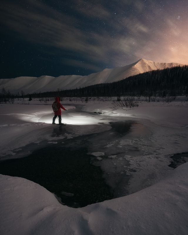 Измеряю глубину рек на Крайнем Севере фото превью
