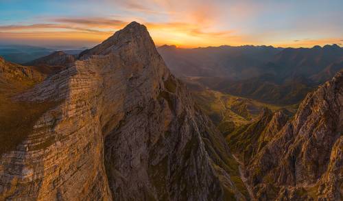 Скальный массив горы Цей-Лоам