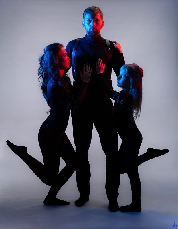 50mm, adorable, art, blue, canon, creatively, eos, family, geometry, girls, gradient, great, ivansamodurov, love, mom and daughter, on the background, photo, red, stars, studio, Иван Самодуров, студия, мама и дочка, красный, синий, девочки Семья фото превью