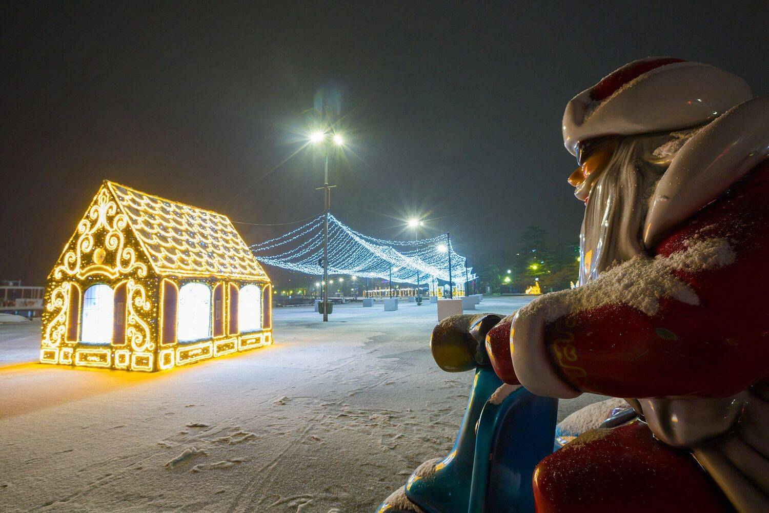 крым, ялта, набережная, ночь, море, пляж, волна, пейзажи крыма, новый год, первый снег, первый снег в ялте, набережная ленина, Serge Titov