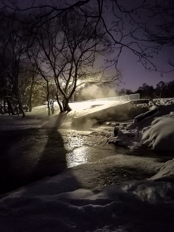 река, плотина, ночь, зима, иней, пар  фото превью
