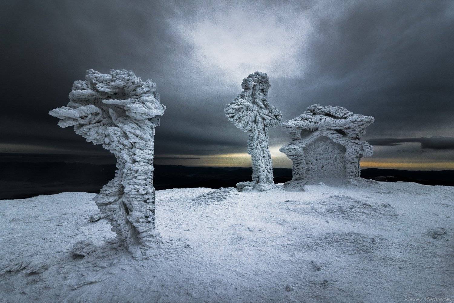 карпаты, чорногора, петрос, зима, лед, холод, поход, зимний, намерзание, капличка, хрест, Алексей Медведев