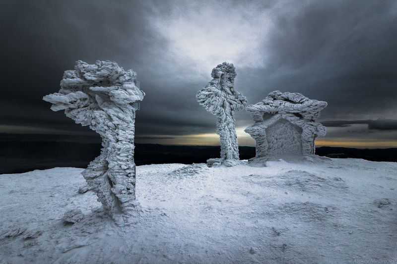 карпаты, чорногора, петрос, зима, лед, холод, поход, зимний, намерзание, капличка, хрест Пан Петрос фото превью