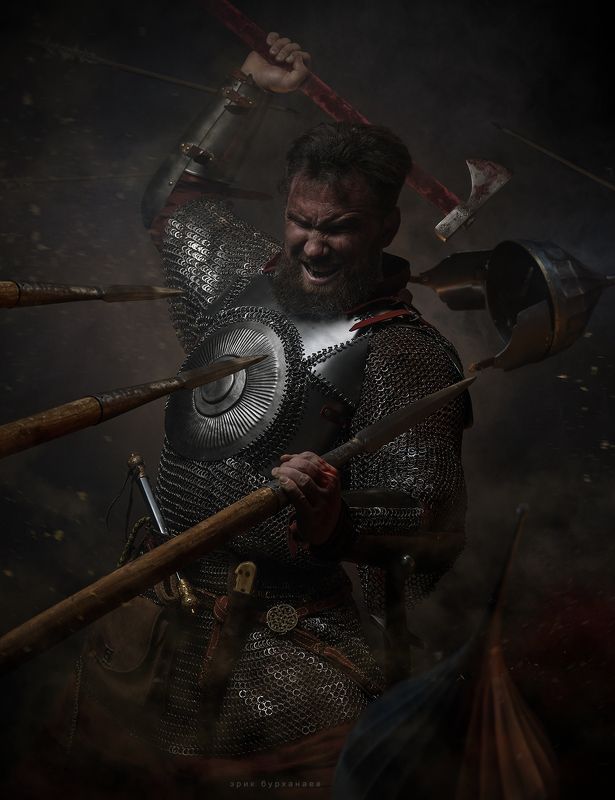 воин, витязь, битва И воин сходит в ад, сущий ад.  Но ни шагу назад..... фото превью