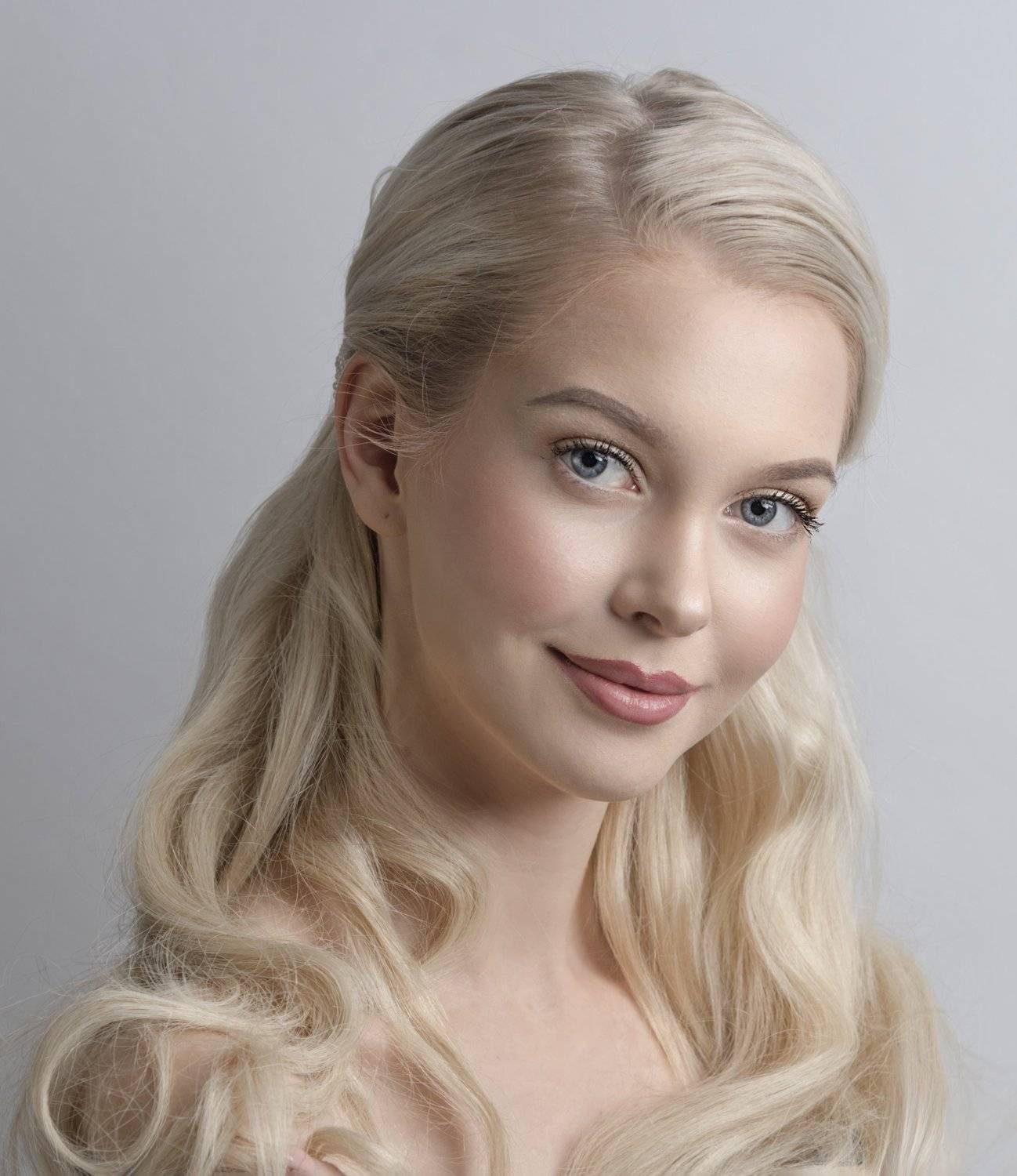 портрет , взгляд ,красивая девушка , цвет ,волосы , красивые губы ,нежность , таинственность, Natalia Kholodova