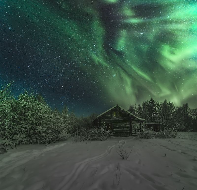архангельская обасть, ночное фото, лес, русский север, северное сияние Домик фото превью