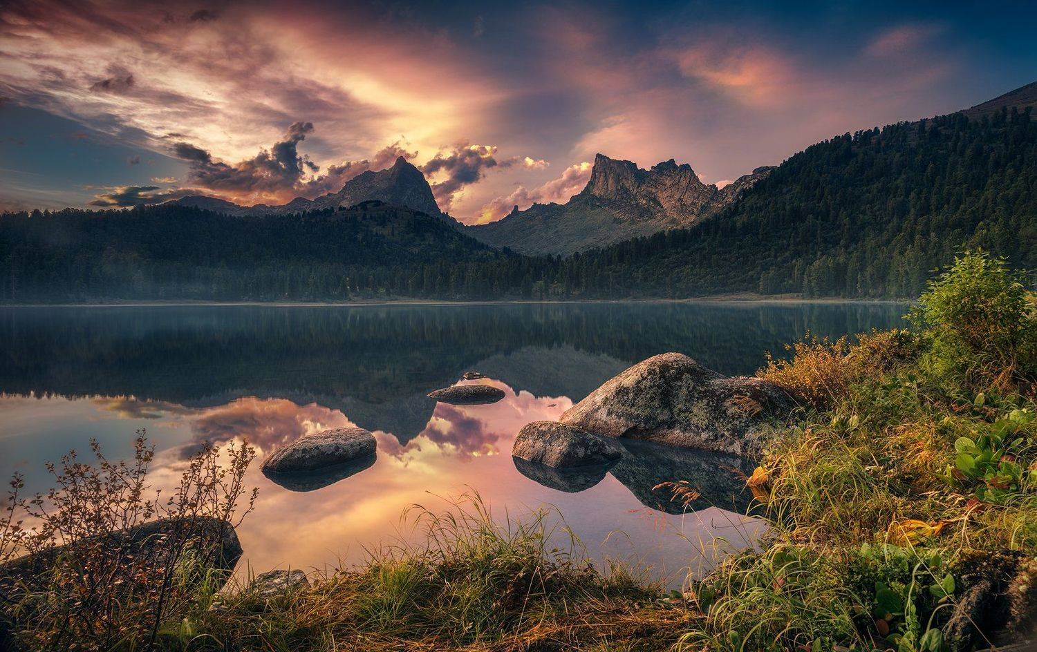 пейзаж, природа, красивая, горы, скалы, пики, камни, озеро, вода, вечер, берег, ергаки, светлое, красноярский край, облака, отражения, Дмитрий Антипов