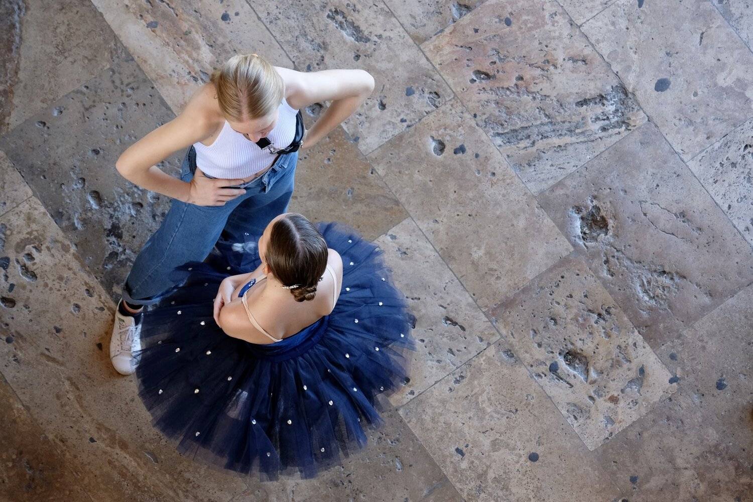 Street/Reportage, people, Spain, Valencia, travel, girls, from above, ballet, conversation,, Svetlana Povarova Ree