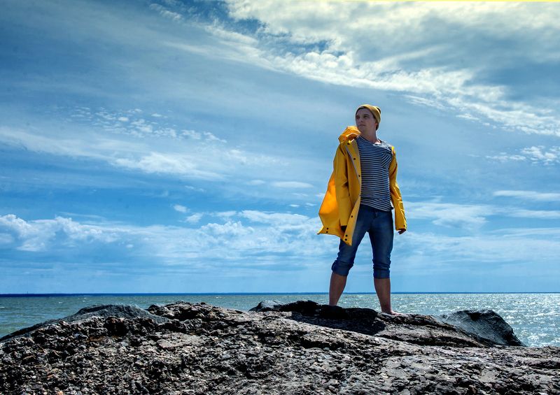 море небо облака мечта вода морской ветер портрет мужчина моряк тельняшка настроение мечтать как я не стал моряком фото превью