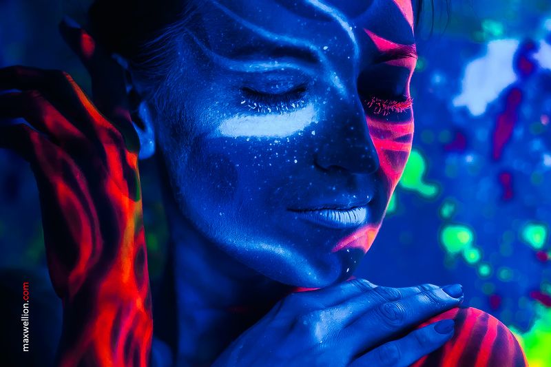 пермь, девушка, портрет, фотограф в перми, фотосессия Неоновые сны фото превью