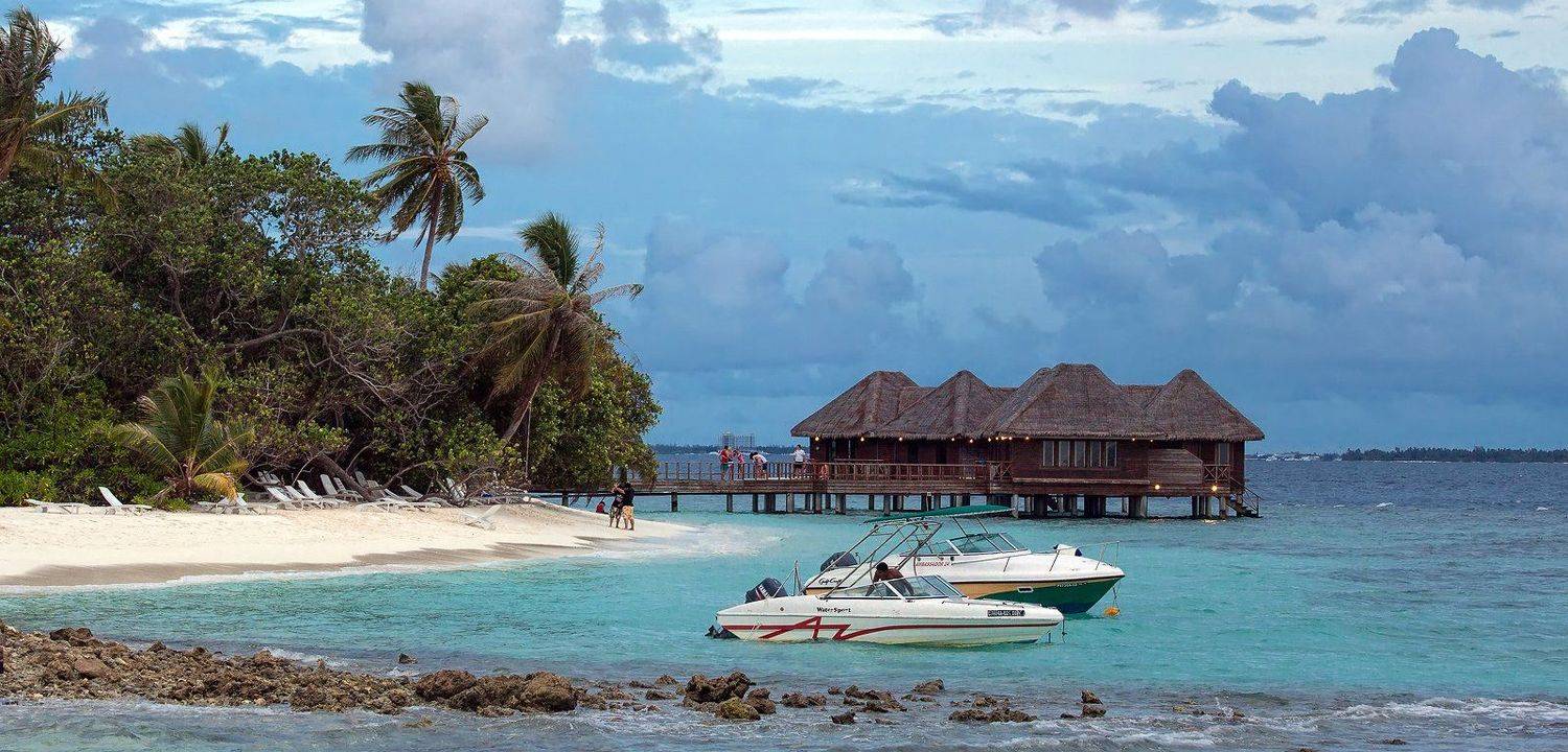 Вечер, Дом на воде, Индийский океан, Катер, Мальдивы, Облака, Океан, Тучи, Симонян Сергей