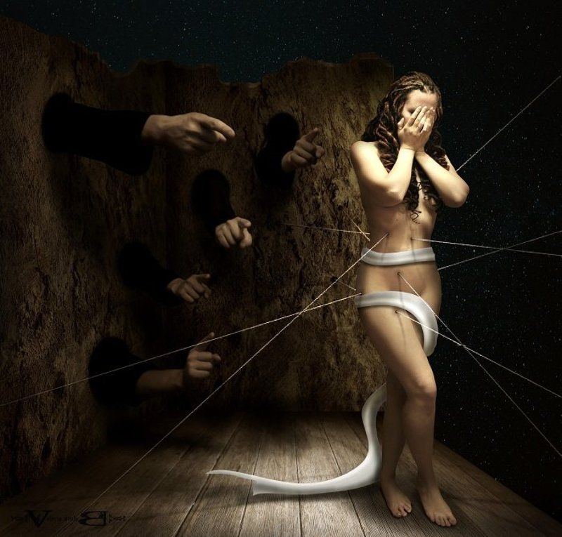 И один из них бросил камень... фото превью