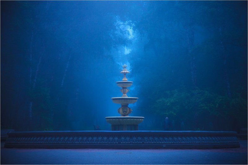 Фонтан в старом прке фото превью