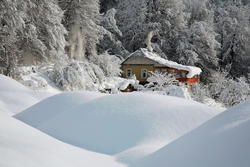 Зима горы дом Замело фото превью