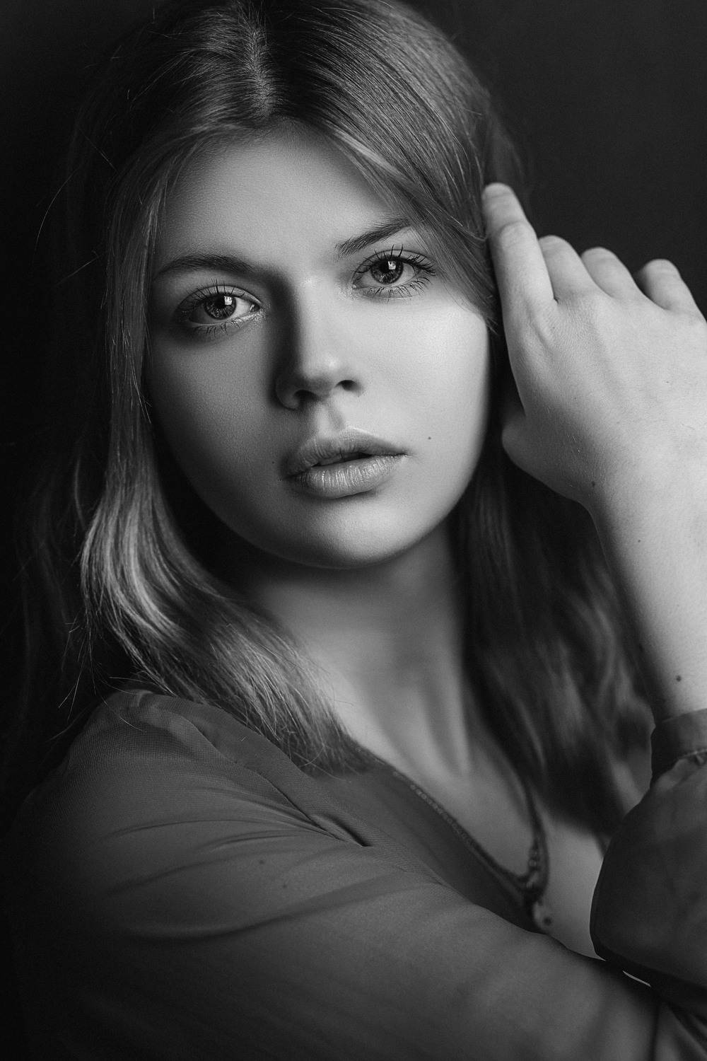 девушка, модель, портрет, фотосессия, студия, макияж, гламур,girl, beauty, perfect, model, modeling, young, portrait, make-up, glamour, studio, studio shot, чб, чёрно-белое фото, bw, black and white, творческий портрет, женский портрет, Владимир Васильев