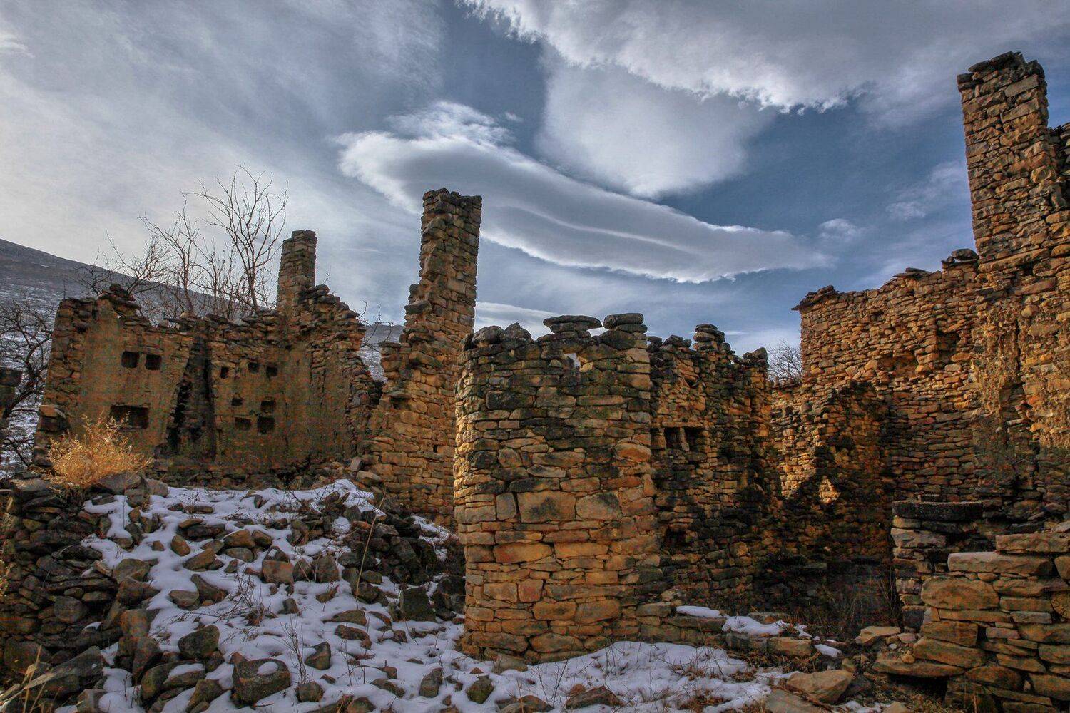 аул,хиндах,развалини,горы,вершины,пейзаж,небо,деревья,дагестан,природа, Marat Magov