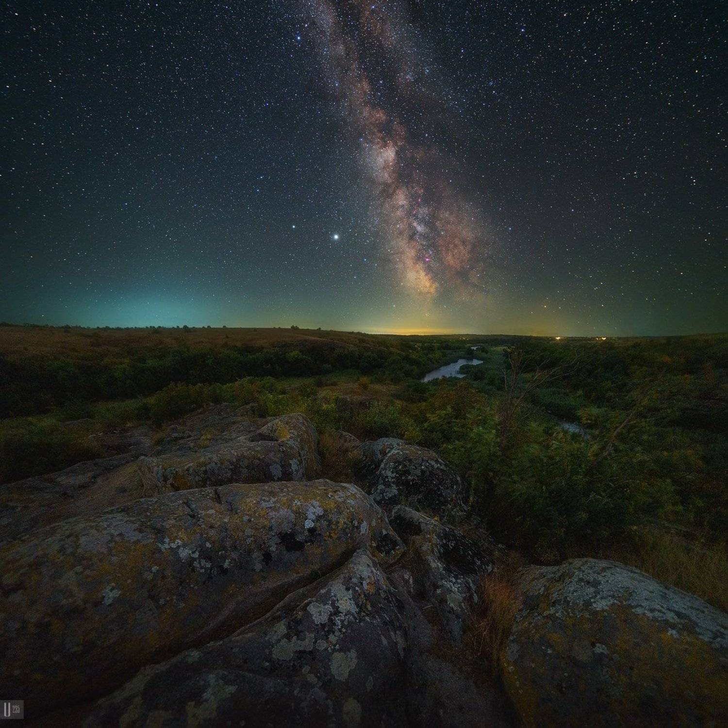 uranus235, nightphotoua, пейзаж, ночной пейзаж, ночь, небо, звезды, млечный путь, созвездия, сатурн, юпитер, достопримечательность, украина, капище, скалы, камни, трава, кусты, река, долина, путешествие, природа, осень, U-235