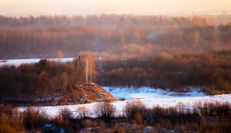 вятка, берег, туман, высоко, осень, 2020, солнце, утро, река, вода, киров, лес, деревья, снег, первыйснег, лед, изгиб, береза, возвышенность, С высокого берега фото превью