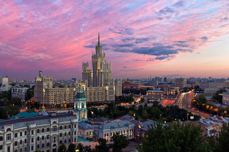 Сталинская высотка на Котельнической набережной фото превью
