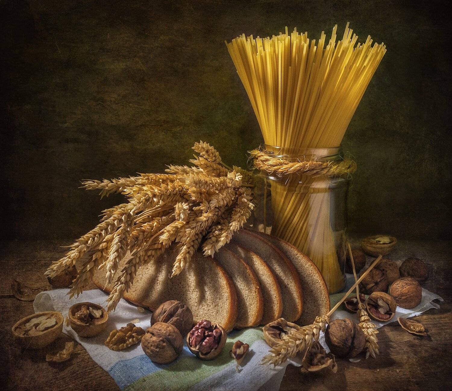 колосья,хлеб,грецкие орехи,банка,макароны,спагетти,тёплый,текстура, Владимир Володин