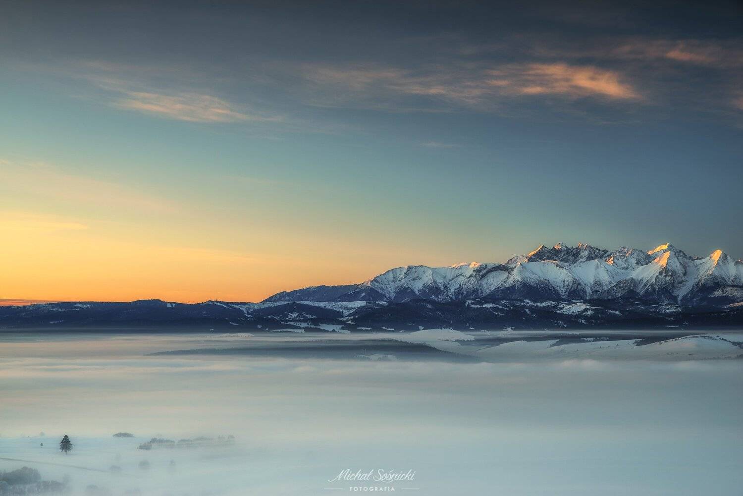 #fog #foggy #morning #day #poland #nature #amazing #benro #benq #pentax #tree #mountains, Michał Sośnicki