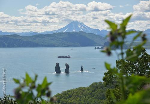 Яхтенная экспедиция на Северные Курилы (из альбома)
