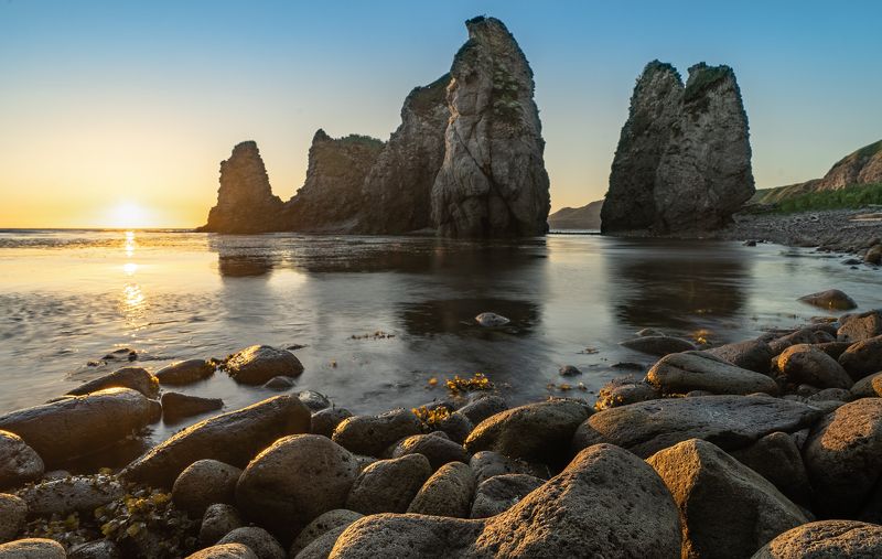 Кекуры, о.Итуруп фото превью