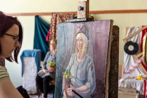 Творческий процесс юного художника