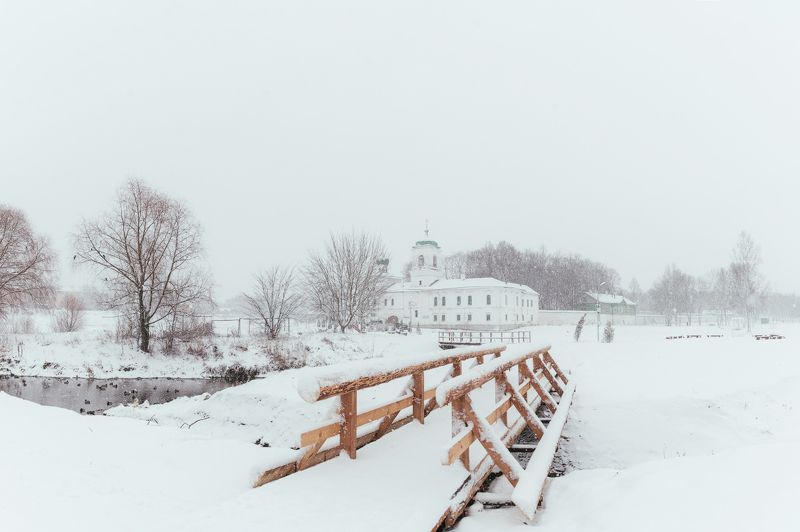 псков, зима, мирожский монастрырь Снегопад фото превью