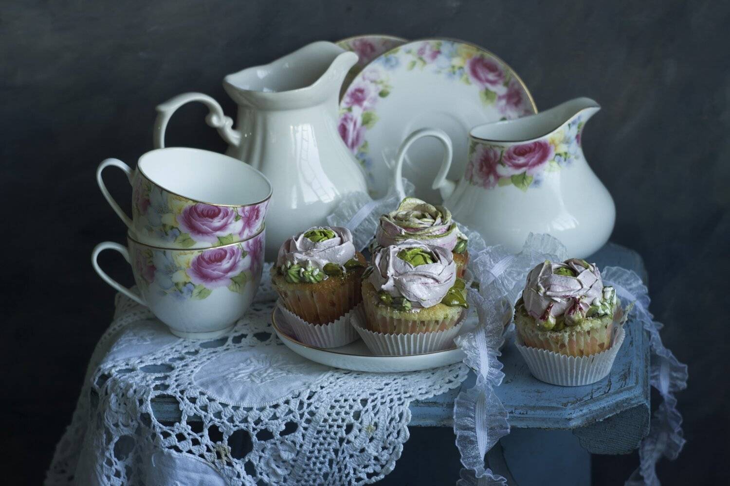 еда,капкейки, пирожные, сервиз, цветы, романтика, кондитер, Лионелла Зимина